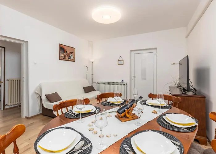 2 Bedroom Beautiful In Apartament