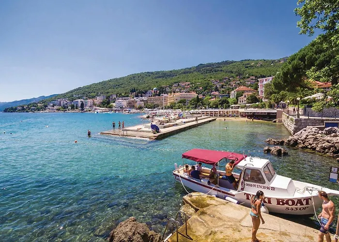 2 Bedroom Beautiful In Apartament Mucici