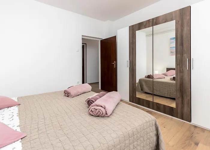 Apartament 2 Bedroom Beautiful In *