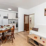 2 Bedroom Gorgeous In