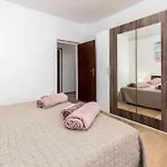 Apartmán 2 Bedroom Gorgeous In *