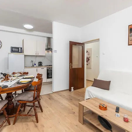 2 Bedroom Gorgeous In