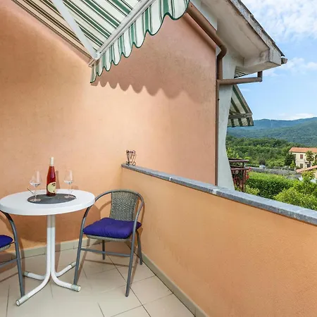 Apartment 2 Bedroom Gorgeous In *