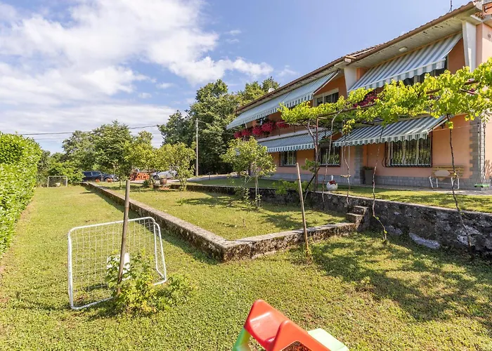 Appartamento 2 Bedroom Beautiful In *